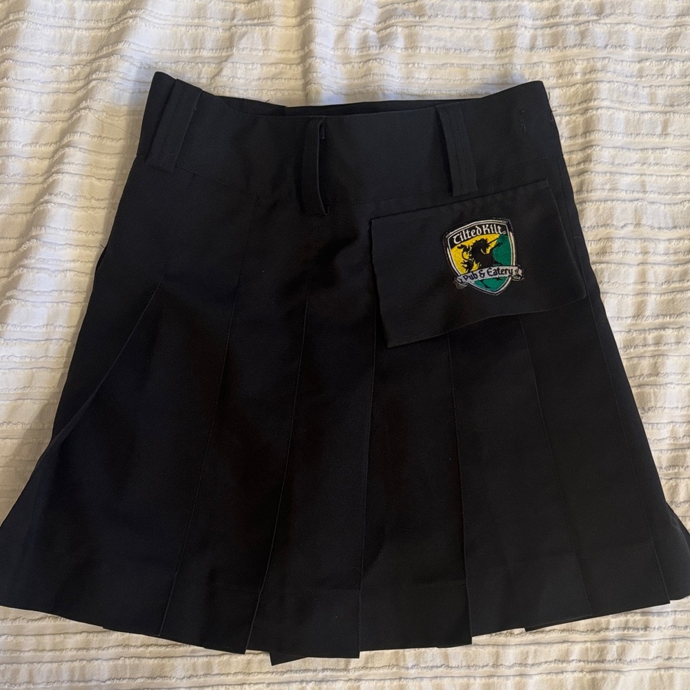 Tilted Kilt Waitressville Vintage Men’s Skirt sz M